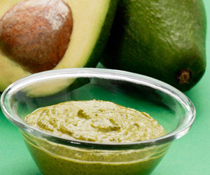 avocado-hair-mask-for-dry-hair
